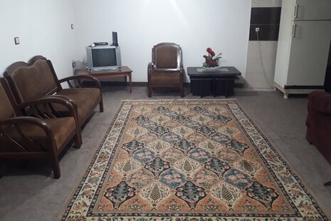 واحد تکخواب مبله در طبقه همکف ویلا زیر آب