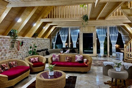 کلبه دوبلکس مبله دوخواب زنبق در رامسر