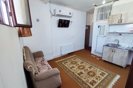 واحد دو خواب آنا در قم (203)