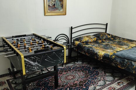 آپارتمان مبله تکخواب همکف با دسترسی خوب در مشهد