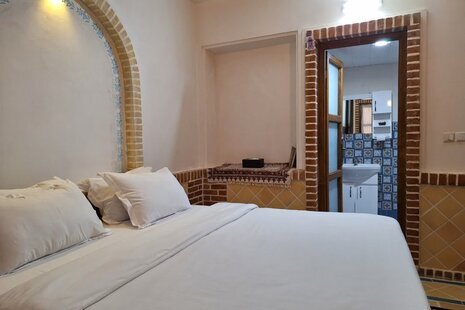 اتاق 6 در طبقه زیرهمکف اقامتگاه بومگردی نطنز