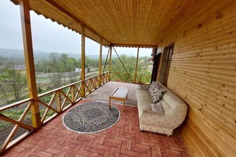 واحد مبله 30 متری طبقه دوم ویلا چوبی بلوط در رشت