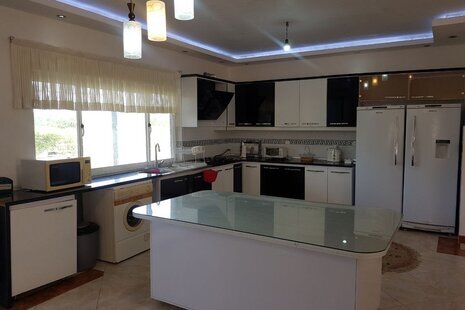 ویلا مبله سه خواب باغ فیاض در زیباکنار