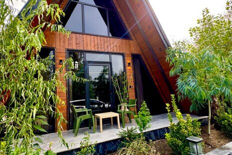 کلبه سوئیسی جکوزی دار دوخواب آرامش در چالوس