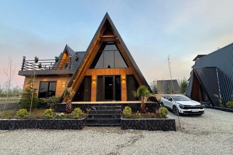 کلبه سوئیسی استخردار دو خواب آرزو در چالوس