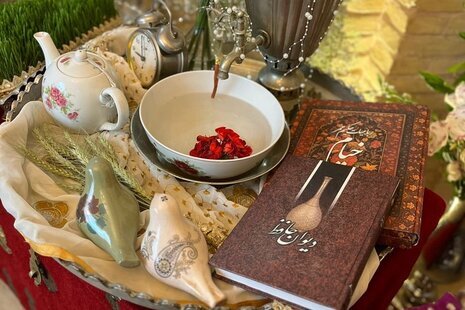 اتاق استاد ارحام صدر در اقامتگاه بومگردی اصفهان