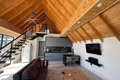 کلبه سوئیسی مبله دوبلکس استخردار سه خواب در لاهیجان