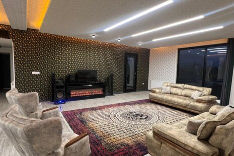 ویلا دوبلکس استخردار مبله سه خواب در چهارباغ