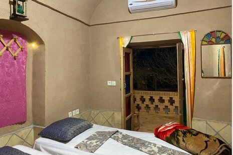 اتاق 6 در اقامتگاه بومگردی مهریز