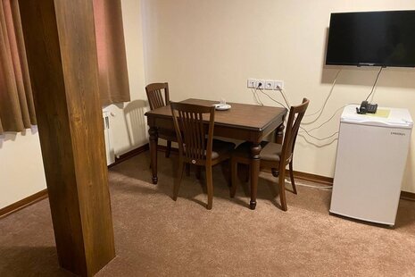 واحد تکخواب 6 تخته در هتل آپارتمان صومعه سرا