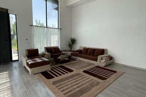 ویلا دوخواب استخردار زنبق در چهارباغ