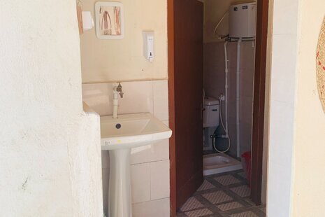 اتاق بابشاد سیرافی در اقامتگاه بومگردی کنگان