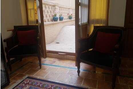 اتاق 2 تخته شهنای در اقامتگاه بومگردی در کاشان