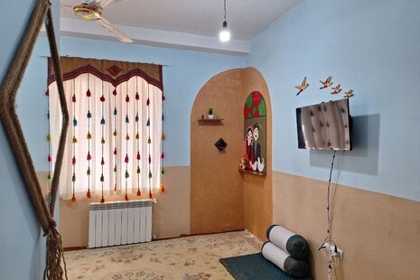 اتاق رایکا در اقامتگاه بومگردی فومن