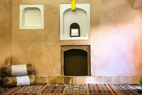 اتاق دراقامتگاه بومگردی در طبس