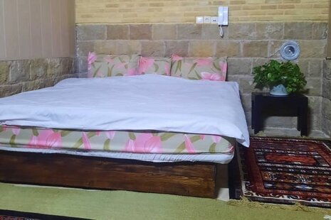 اتاق یادمانه قصرالدشتی در بوم گردی شیراز