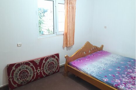 واحد تکخواب قهوه ای در طبقه دوم ویلا آمل