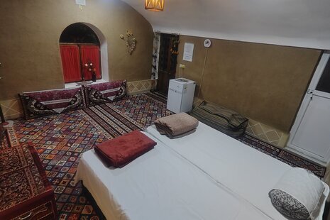 واحد 25 متری  نرگس در اقامتگاه بوم گردی در طبس