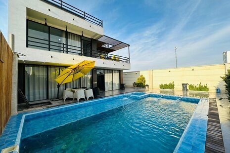 ویلا عمارت استخردار مدرن 3 خواب ترانسیلوانیا در کردان