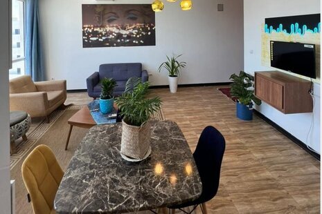 آپارتمان مبله تکخواب طبقه 8 دید دریا در کیش