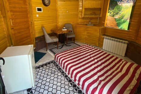 سوئیت چوبی آفتابگرادان در مجموعه اقامتی خمام