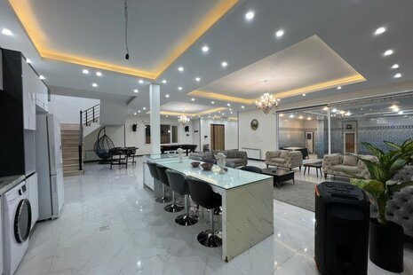 ویلا عمارت 4 خواب دوبلکس استخردار لامور در چهارباغ