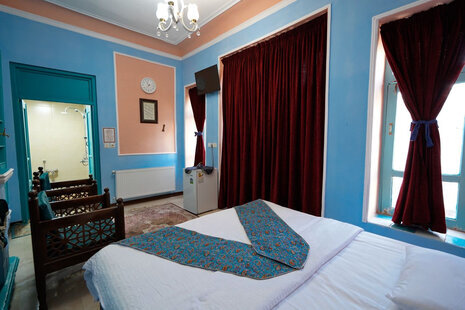 اتاق دونفره مرغ سحر در اقامتگاه بومگردی اصفهان