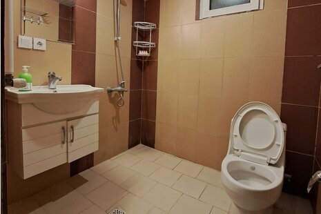 واحد تکخواب 3 نفره در هتل آپارتمان صومعه سرا