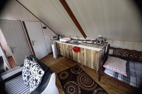 واحد تکخواب در طبقه دوم ویلای رز 1 لاهیجان