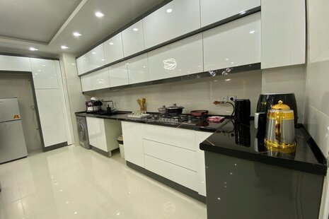 آپارتمان مبله دوخواب ساختمان گلد شبنم در قشم