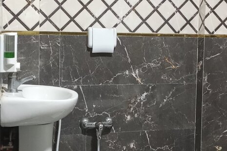 اتاق وارش طبقه اول در بوم گردی رشت