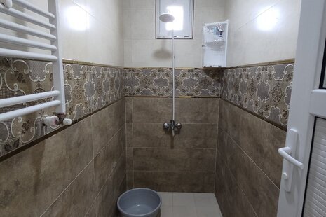 واحد مبله دوخواب در طبقه همکف ویلا در ماسال