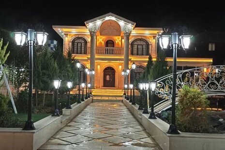 کاخ ویلا دوبلکس استخردار لوکس 4 خواب آبشار در چهارباغ