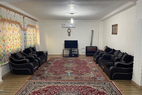 واحد مبله  دوخواب در طبقه همکف ویلا در فومن
