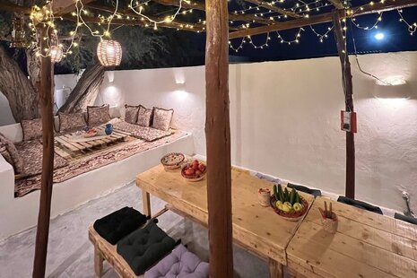 اتاق یک تخت دبل هفت چاکرا در بومگردی طبل