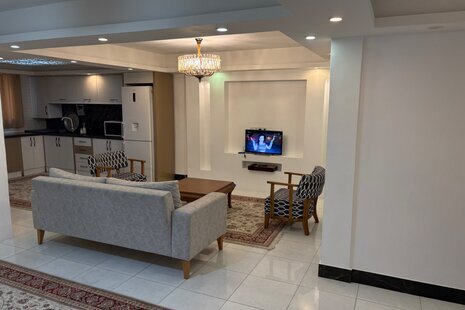 واحد استخردار دوخواب شازده در طبقه همکف ویلا بندرانزلی