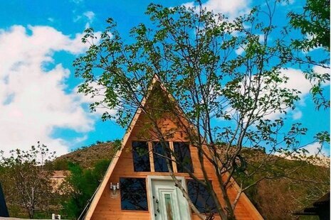 کلبه سوئیسی دوبلکس تک خواب ارغوان در لردگان