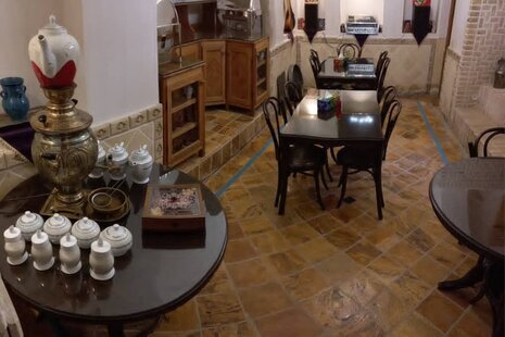 اتاق 3 تخته شهرود در اقامتگاه بومگردی در کاشان