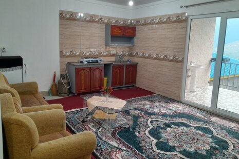 واحد تکخواب قهوه ای در طبقه دوم ویلا آمل