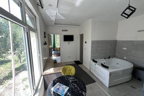 آپارتمان جکوزی دار مبله دوخواب در طرقبه و شاندیز