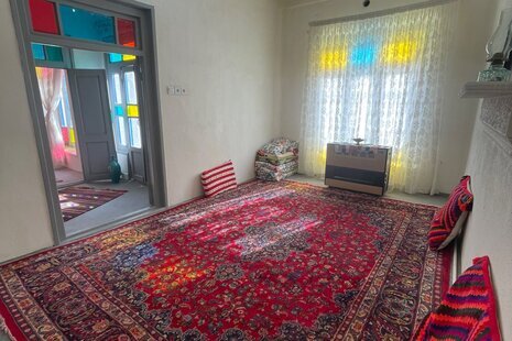 اتاق گل رخ در خانه تاریخی بومگردی مشهد