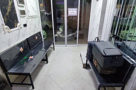 سوئیت سه تخت در مسافرخانه مشهد