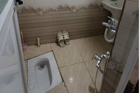 اتاق گل یاس دراقامتگاه بوم گردی  در برزک کاشان