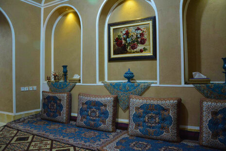 اتاق تک نفره سوسن در اقامتگاه بومگردی یزد