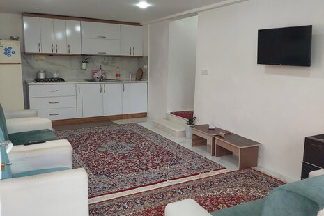 واحد مبله تک خواب برادران در طبقه اول ویلا فومن