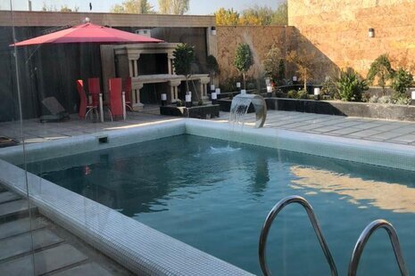 ویلا دو خواب استخردار سرپوشیده در چهارباغ