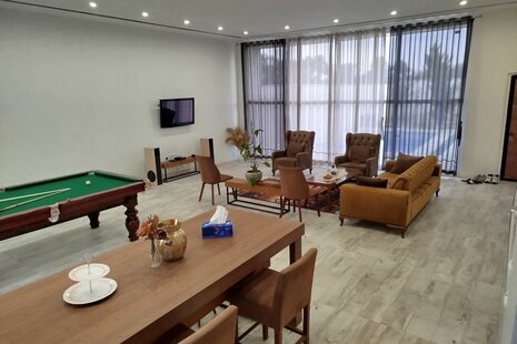 ویلا دوخواب استخردار مبله آرزوها در چهارباغ