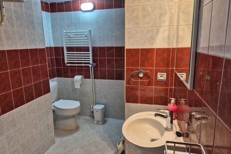 واحد مبله سه خواب استخردار طبقه همکف ویلا در رامسر