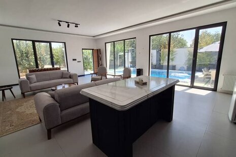 ویلا دوخواب استخردار مبله در چهارباغ