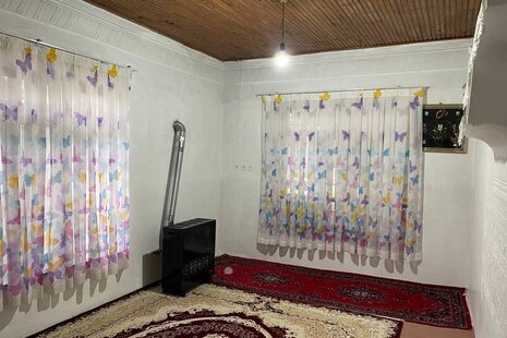 واحد مبله دوخواب در طبقه همکف ویلا یسنا در اسالم